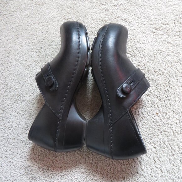 Dansko Womens Clogs/Shoes Size 7.5/8/38 Black Leather Button Detail #9815020200 - Picture 8 of 11